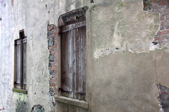 misc_old wall_190