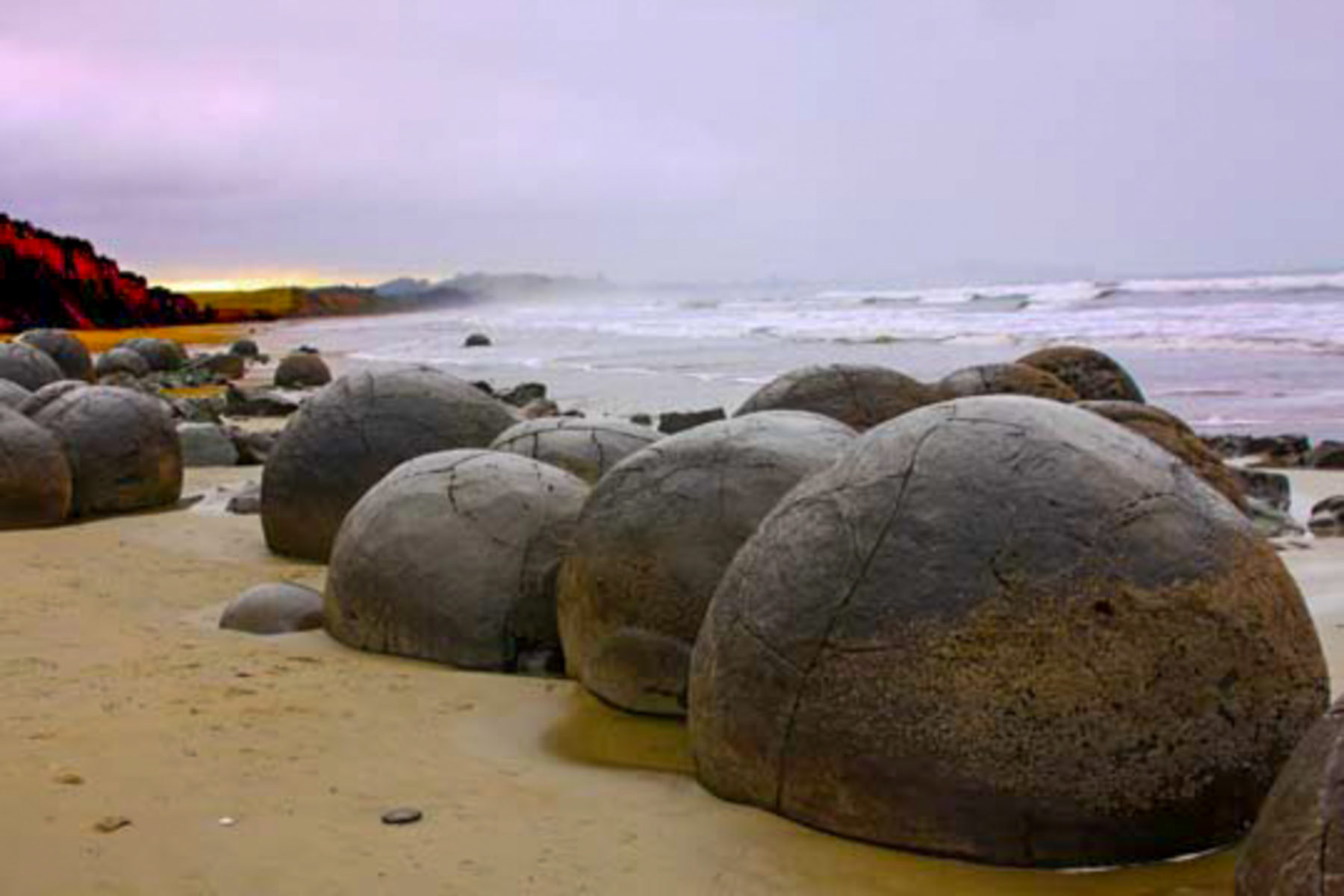 Moeraki boulders