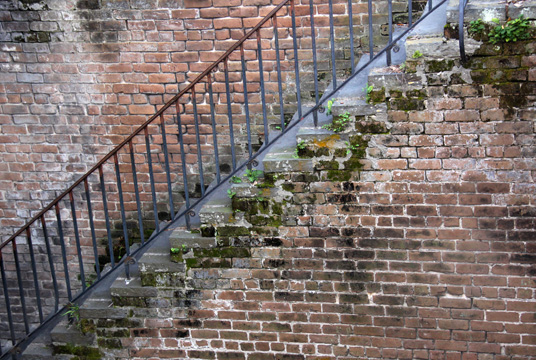 ga_steep stairs_150