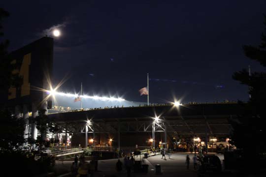 mi_The big house lit up_0155.