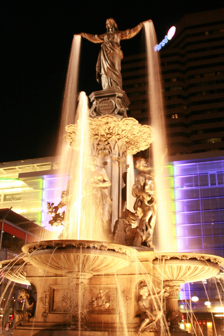 the lighting of the fountain