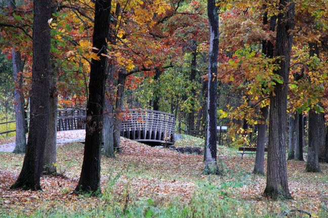 mi_heading over the bridge_095