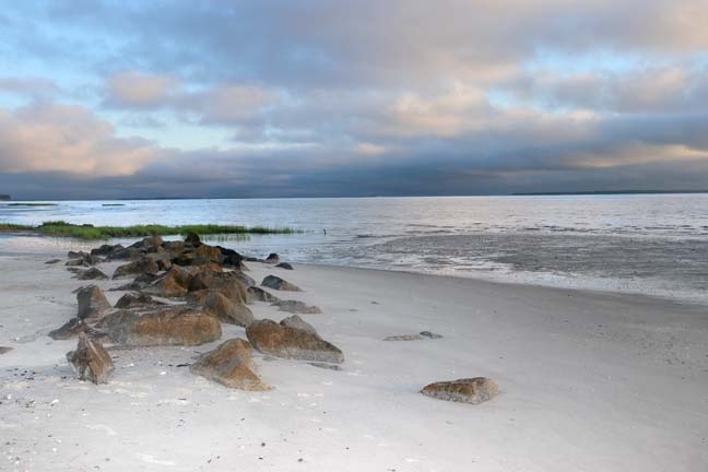 sc_only the rocks on the beach